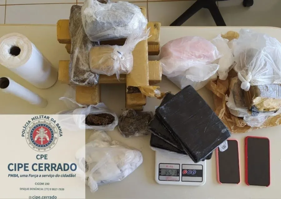 Além das drogas, dois celulares e uma balança foram apreendidos | Foto: Divulgação | SSP-BA