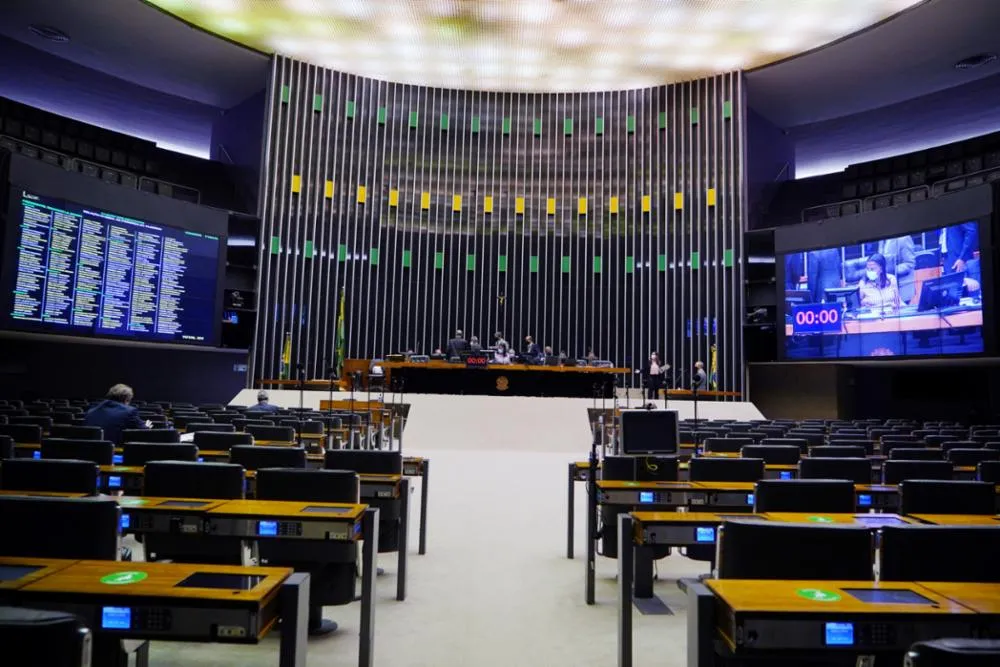 Mudança no sistema eleitoral brasileiro está em discussão na Câmara dos Deputados