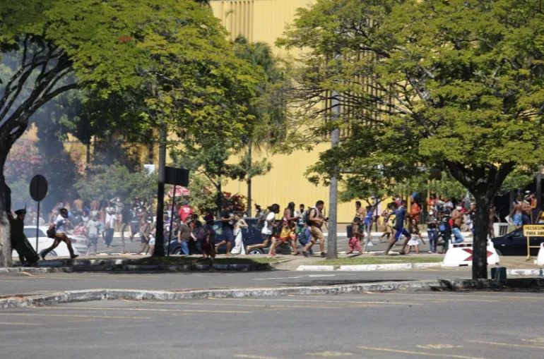 Indígenas em protesto contra PL 490 em Brasília