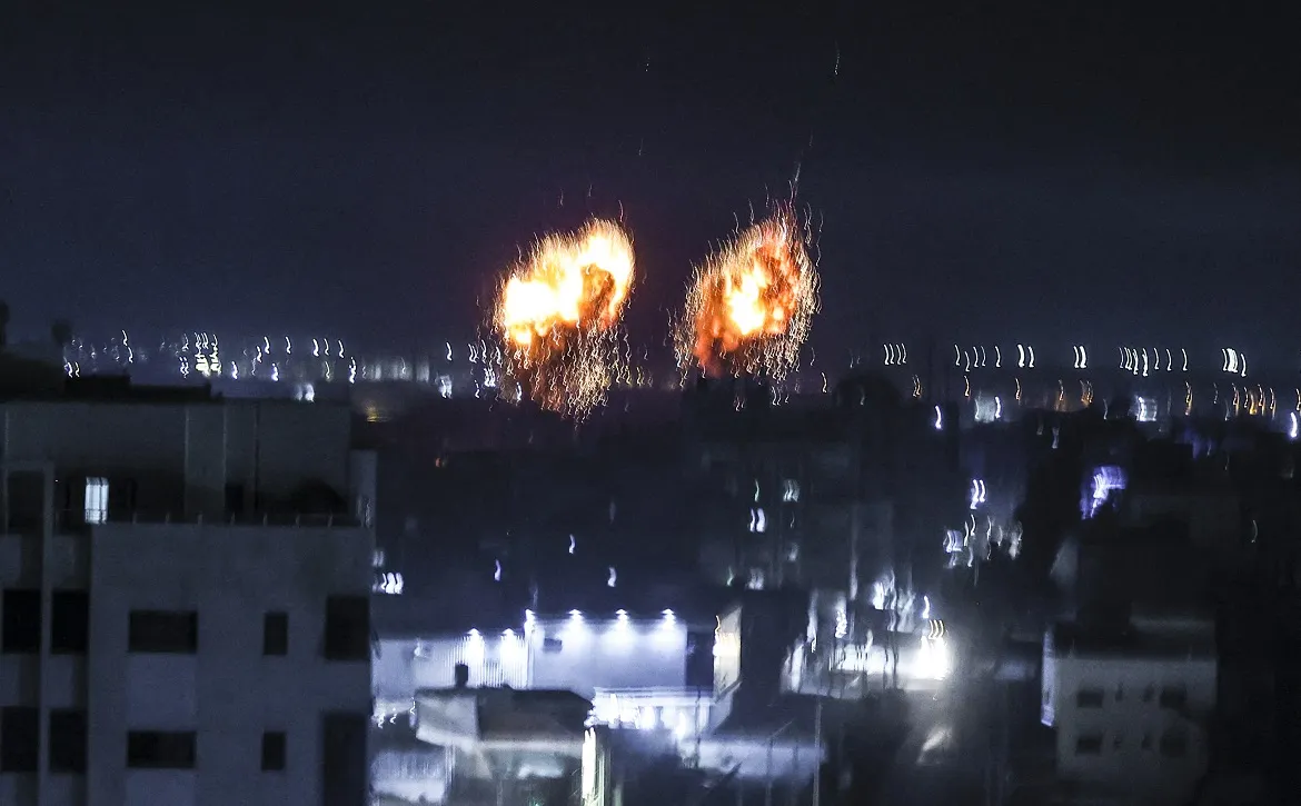 Os ataques aéreos e o lançamento de balões foram os primeiros grandes incidentes entre Israel e Gaza desde o cessar-fogo de 21 de maio | Foto: Mahmud Hams | AFP