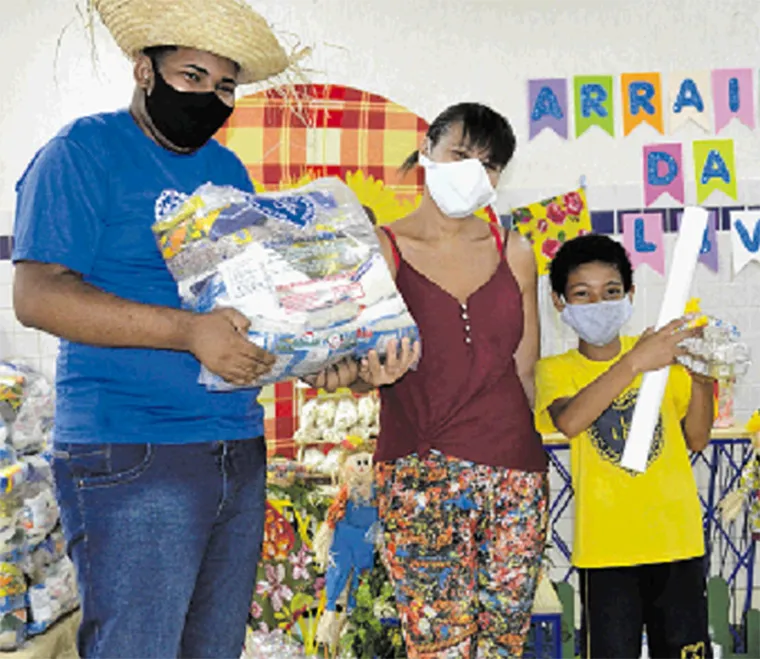 Famílias recebem doações pela LBV | Foto: LBV | Divulgação