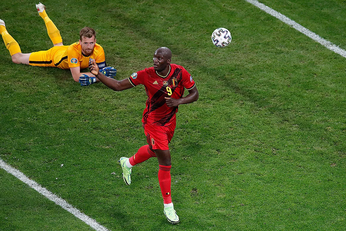 Belgas vencem por 2 a 0 após sofrer para furar retranca finlandesa | Foto: Anton Vaganov | AFP