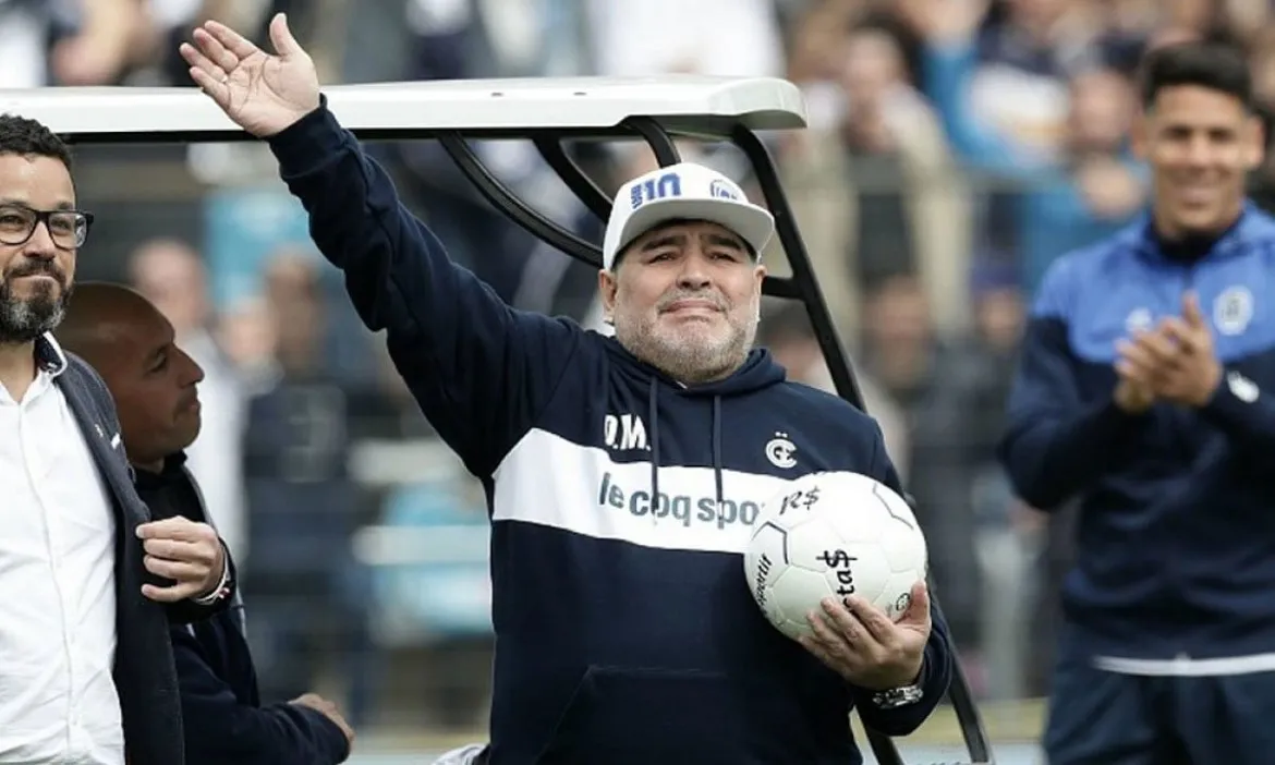 Acusação considera que os médicos e os cuidadores não cumpriram seu dever para com Maradona | Foto: AFP