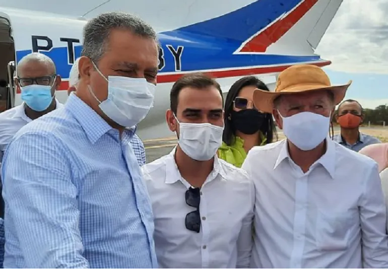 Encontro entre o governador Rui Costa (esq.), prefeito de LEM, Junior Marabá (PP), e o vice-governador João Leão (PP)