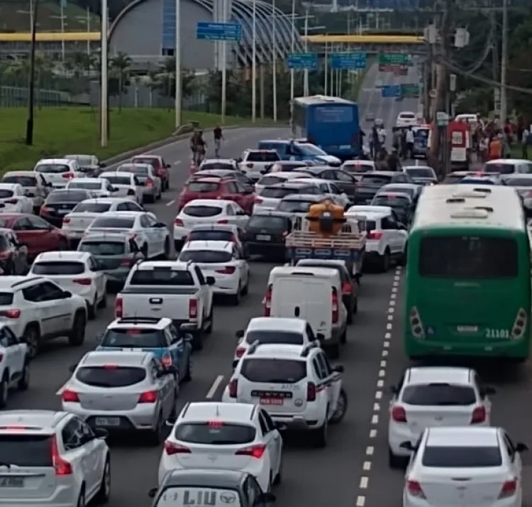 Trânsito ficou congestionado próximo ao CAB | Foto: Reprodução | Cidadão Repórter via Whatsapp