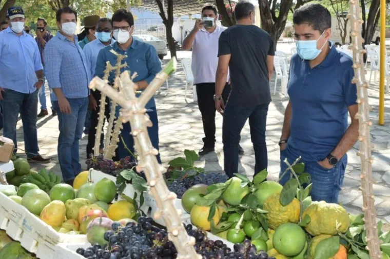 O ex-prefeito de Salvador e virtual candidato ao governo do estado em 2022 visitou um projeto de irrigação em Guanambi | Foto: Divulgação