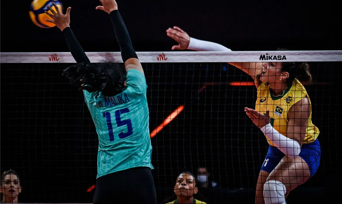 Com destaque para Tandara, equipe feminina triunfa por 3 sets a 0 | Foto: Divulgação | FIVB