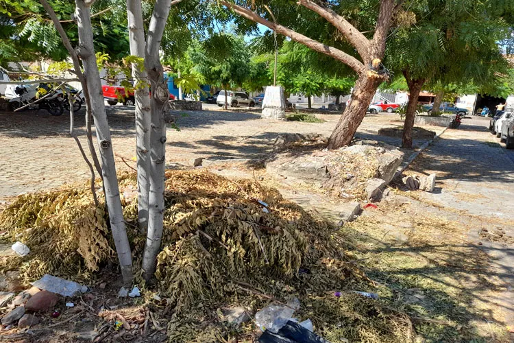 A Praça Armindo Pereira da Silva, como oficialmente é denominada, já foi um dos principais pontos comerciais do município.