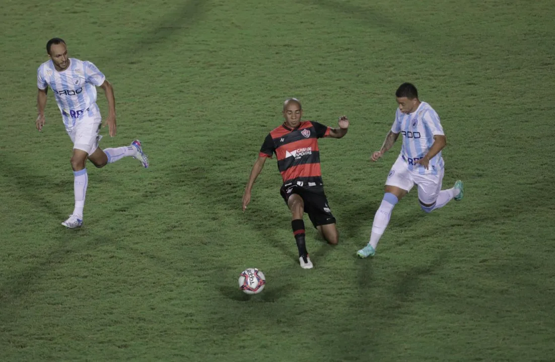 Vitória começou bem a partida, mas caiu de rendimento na etapa final | Foto: Olga Leiria | Ag. A TARDE