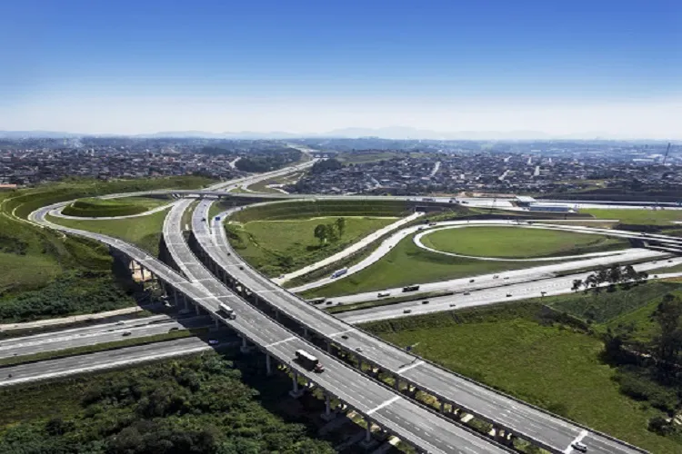 Rodovias e falta de restrições espalharam também a doença nas 5 regiões | Foto: Divulgação | Artesp