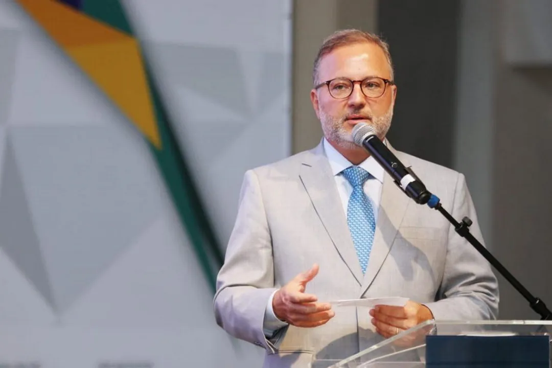 Gestor afirmou que doses devem passar a ser distribuídas proporcionalmente de acordo com "% da população do município, e exclusivo por idade"