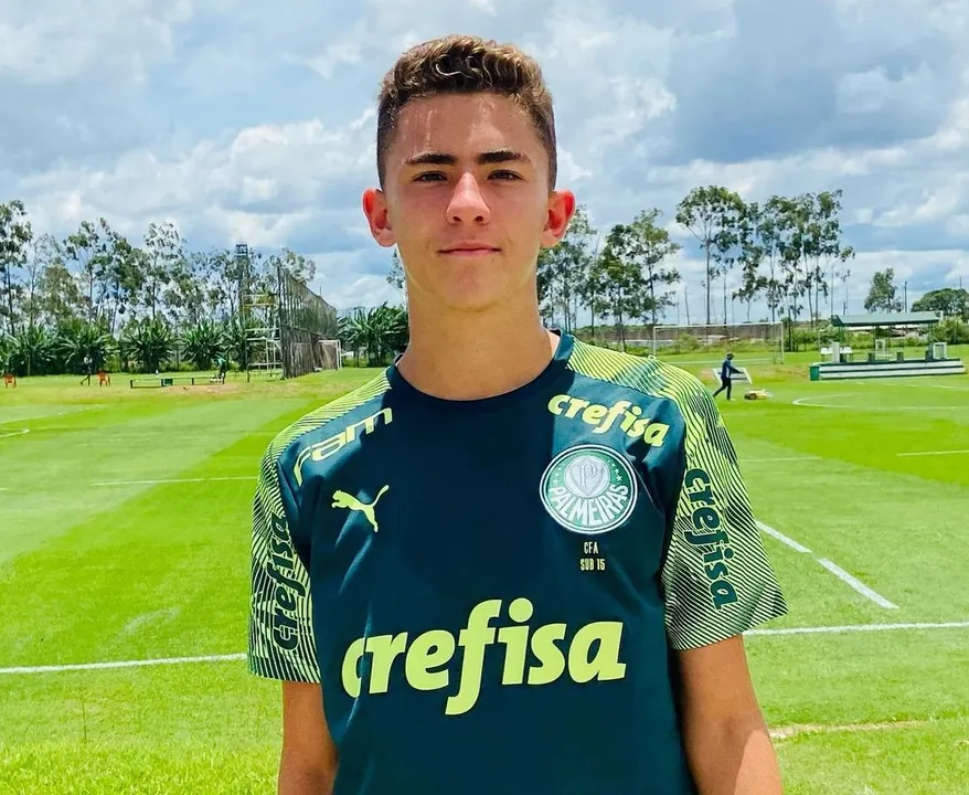 O jovem atleta atua no Palmeiras, mas possui passagens pelas divisões de base de Vitória e Jacuipense | Foto: Reprodução | Instagram