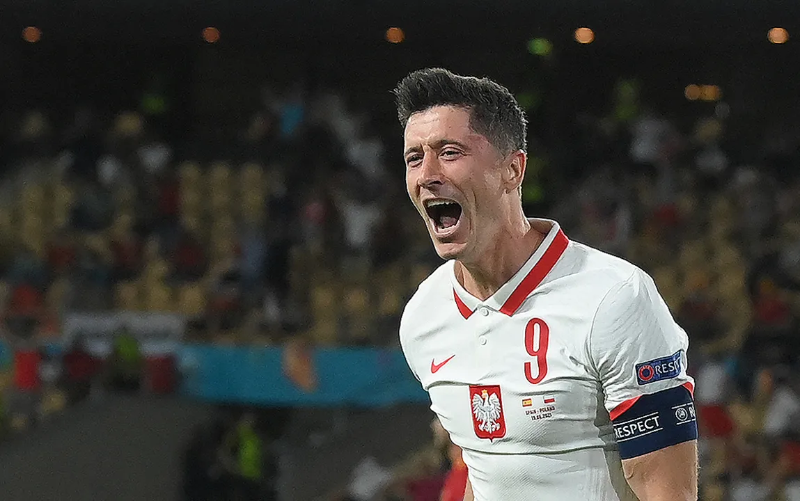 O gol do astro polonês manteve vivo o sonho da classificação | Foto: David Ramos | AFP