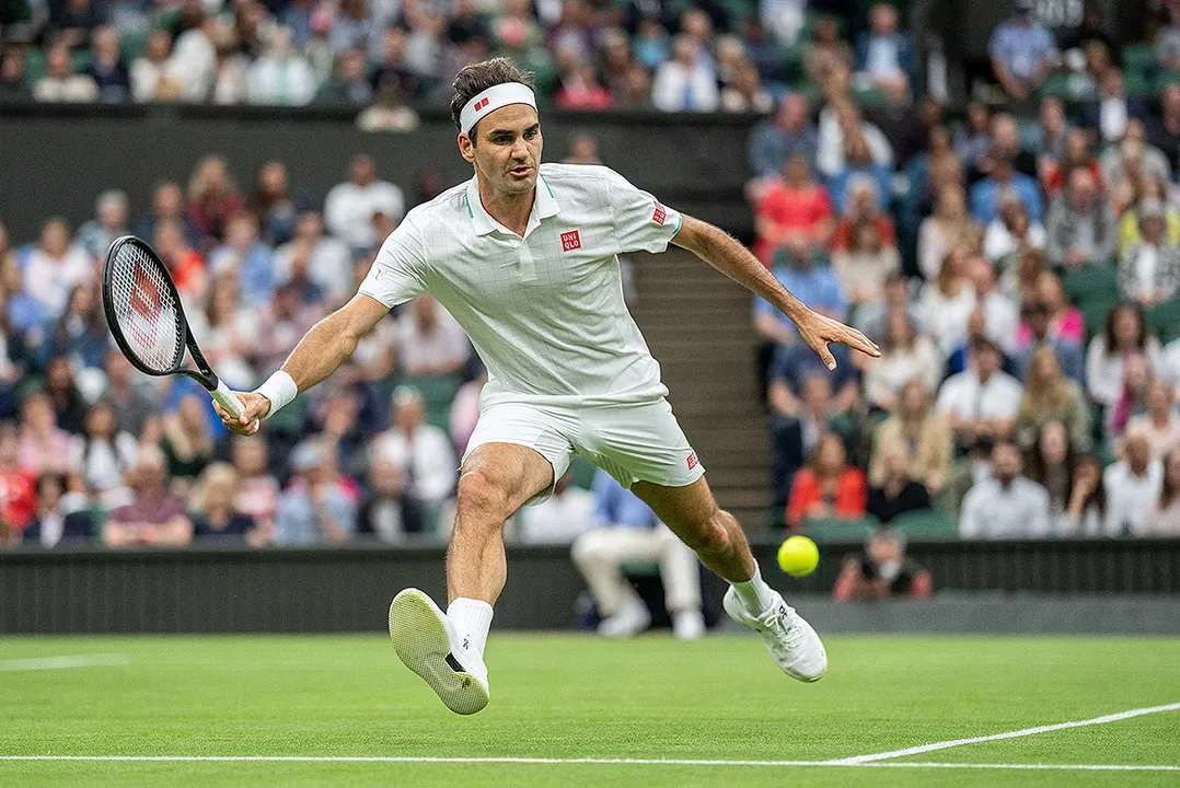 O tenista suíço passou pelo francês Adrian Mannarino, após abandonar o duelo devido a uma lesão | Foto: Aeltc| Jed Leicester | AFP