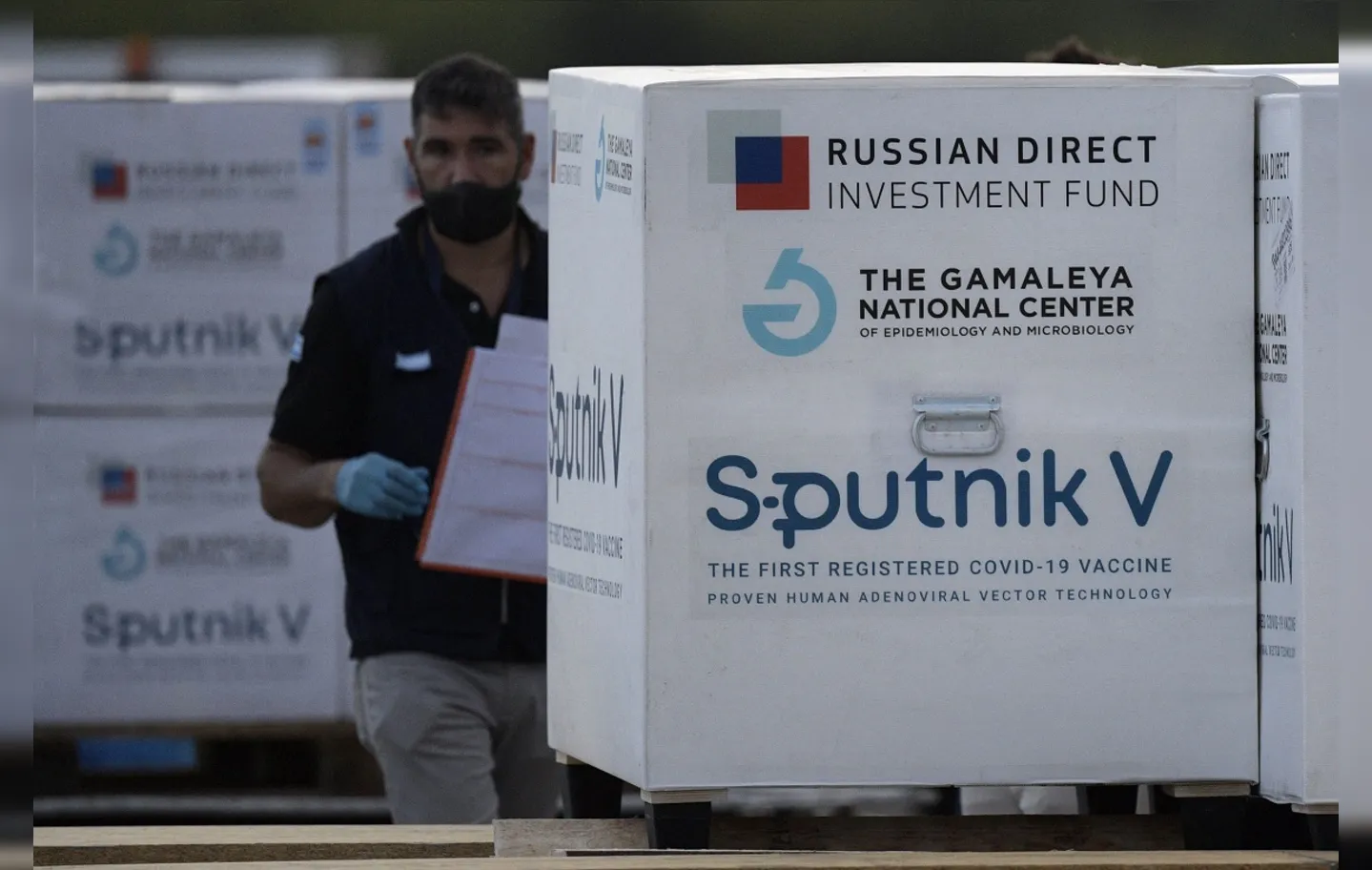 Bahia e o Fundo Russo já assinaram o contrato de compra de compra de 9,7 milhões de doses da Sputnik V | Juan Mabromata | AFP