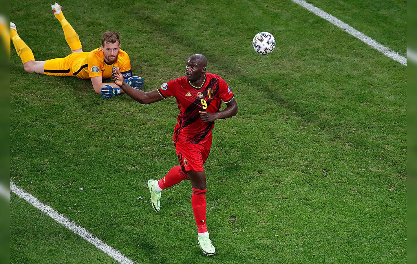 Belgas vencem por 2 a 0 após sofrer para furar retranca finlandesa | Foto: Anton Vaganov | AFP