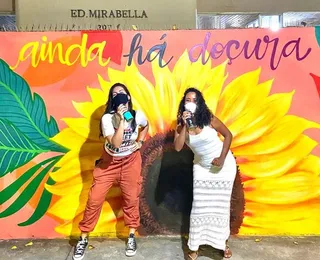 Artista plástica produz mural em homenagem ao Dia dos Namorados