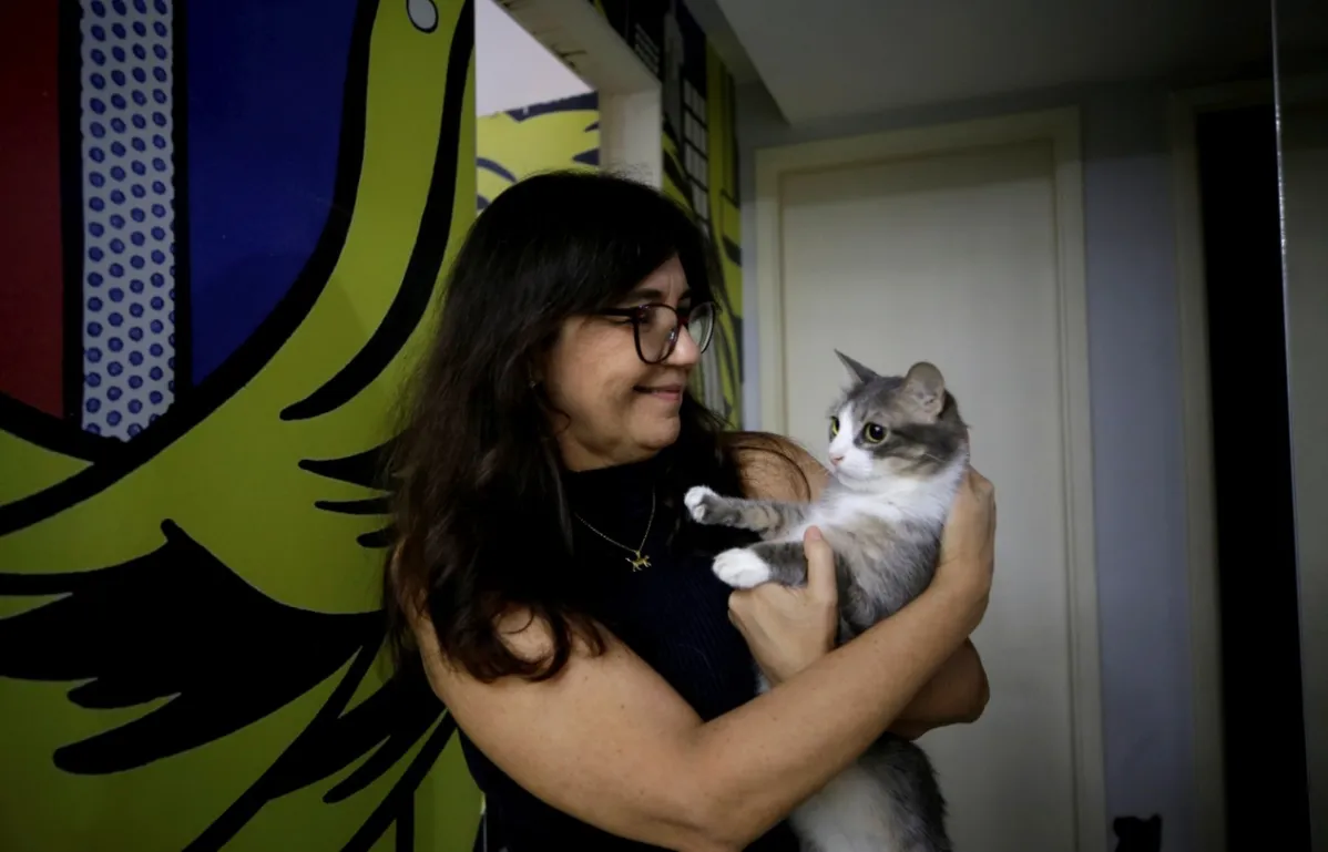 Apaixonada por felinos, a psicóloga Diana Bittencourt de Andrade cuida de nove