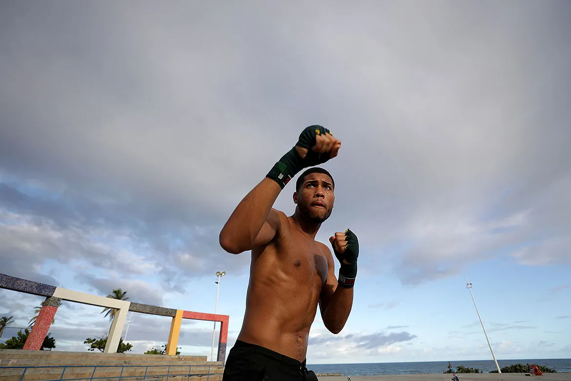 Hebert Conceição derrota russo e chega na final olímpica do boxe