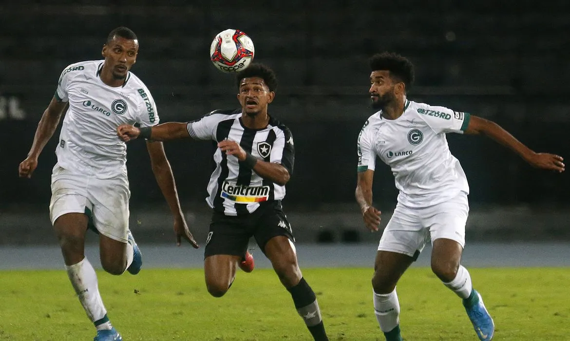 Com este revés o Glorioso fica na 14ª posição com 13 pontos; já para o Esmeraldino entrou no G4 | Foto: Vitor Silva | Botafogo