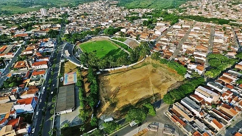 Os profissionais de Educação de Itapetinga receberão a segunda dose da vacina entre o final de julho e o início de agosto.