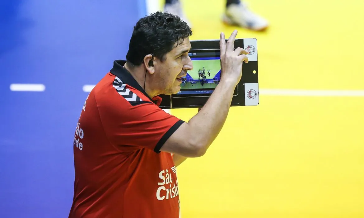Técnico multicampeão enfrenta Brasil na fase inicial | Foto: Wander Roberto | Inovafoto | CBV