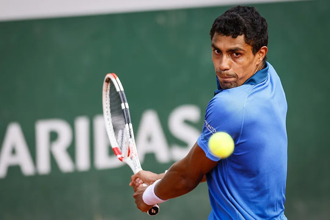 O tenista brasileiro caiu para o alemão Yannick Hanfmann (107º) por 2 sets a 0 | Foto: Thomas Samson | AFP