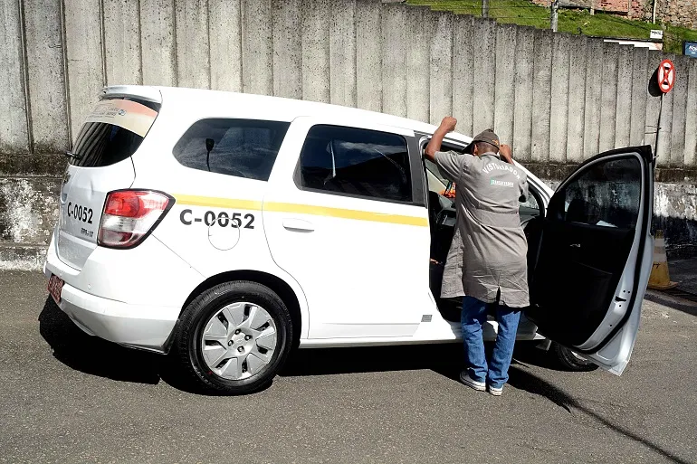 Vistoria é feita na sede da Coordenadoria de Transportes Especiais (Cotae), na Avenida Vale dos Barris | Foto: Jefferson Peixoto | Secom