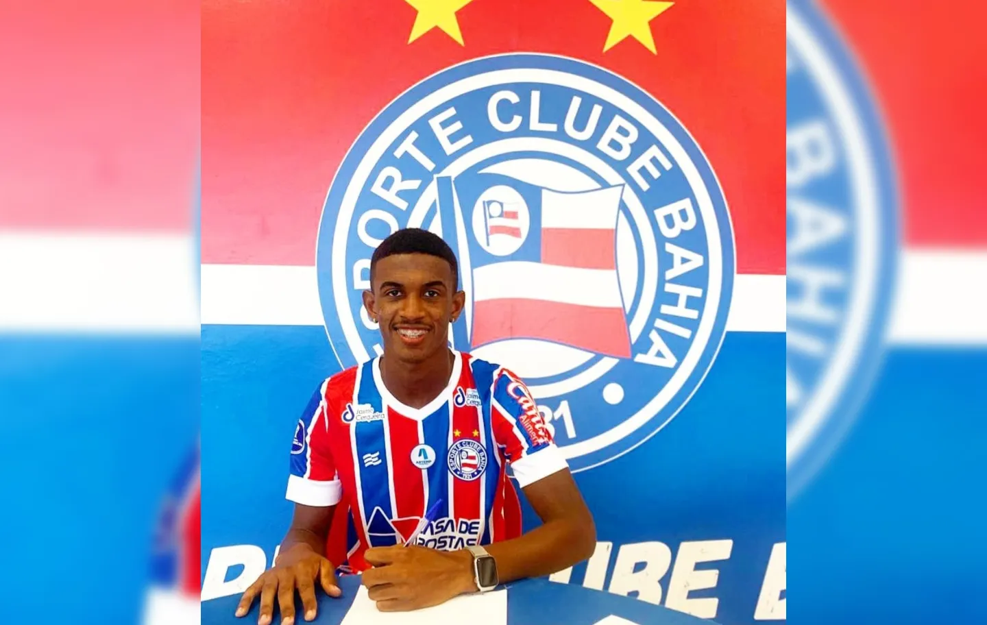 Douglas estreou pelo time profissional com 16 anos, em 2019 | Foto: Divulgação | ECBahia