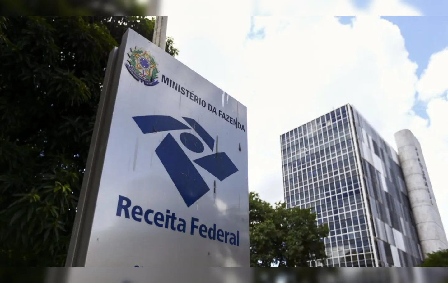 A previsão é que sejam oferecidas 230 oportunidades para Auditor-Fiscal e 469 para Analista-Tributário | Foto: Reprodução | Agência Brasil