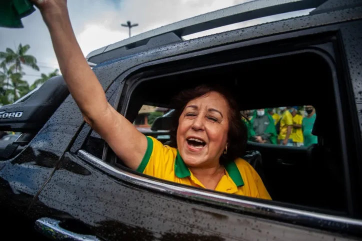 Apoiadores de Bolsonaro realizam 'motociata' pelas ruas de Salvador