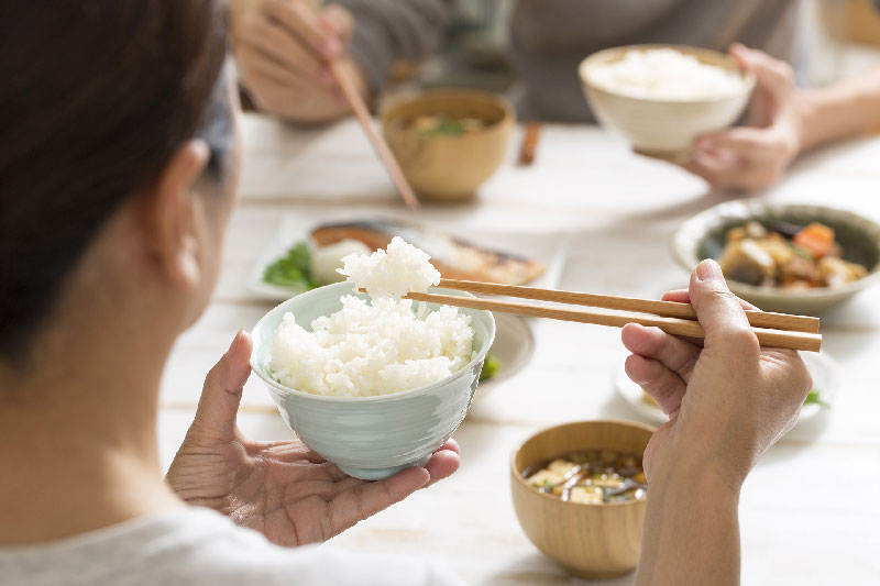 Já conhecem o YabaiYa? Restaurante serve comida japonesa quente