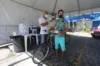 Pontos de vacinação em Salvador registram filas intensas nesta terça