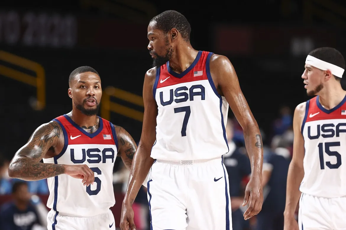 Time norte-americano foi comandado pelo astro Kevin Durant | Foto: Ned Dishman | NBAE | Getty Images via AFP