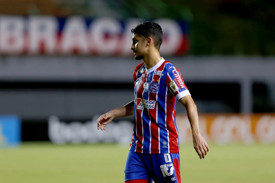 Anteriormente, o jogador de 25 anos tinha contrato vigente com o Esquadrão até o final da atual temporada | Foto: Felipe Oliveira | EC Bahia