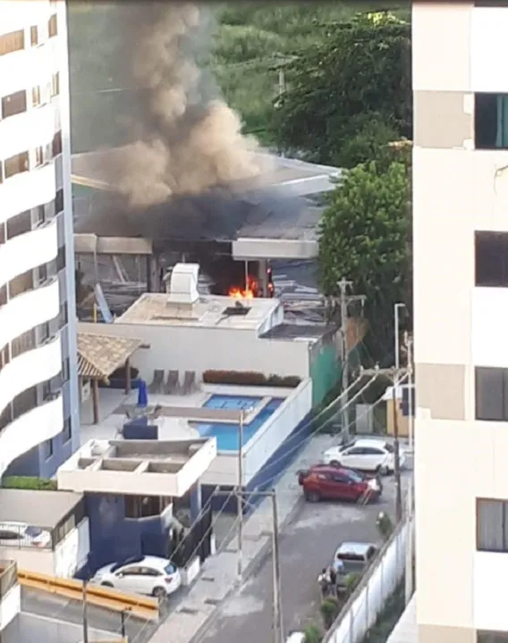 O acidente teria ocorrido por volta das 6h, no momento que o motorista colocava GNV em seu carro | Foto: Reprodução | Cidadão Repórter