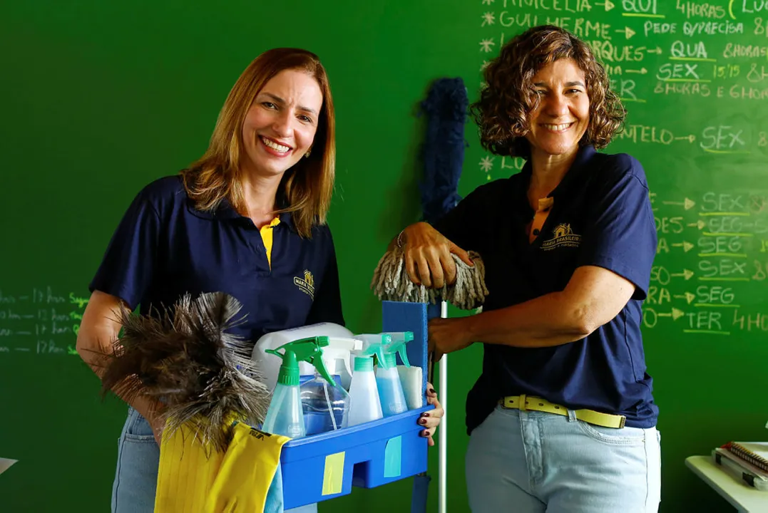 Clarissa e Daniella são sócias em uma franquia de limpeza | Foto: Rafael Martins | Ag. A TARDE