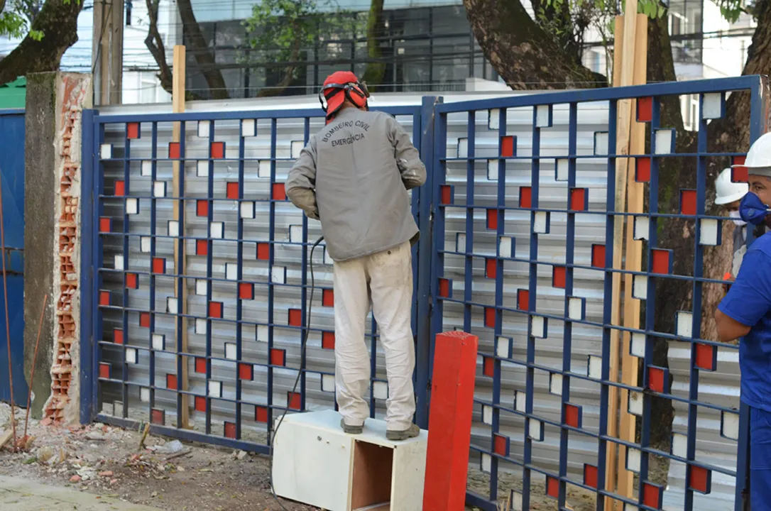 Grades da Acbeu foram para casa na Rua Chile | Foto: Divulgação