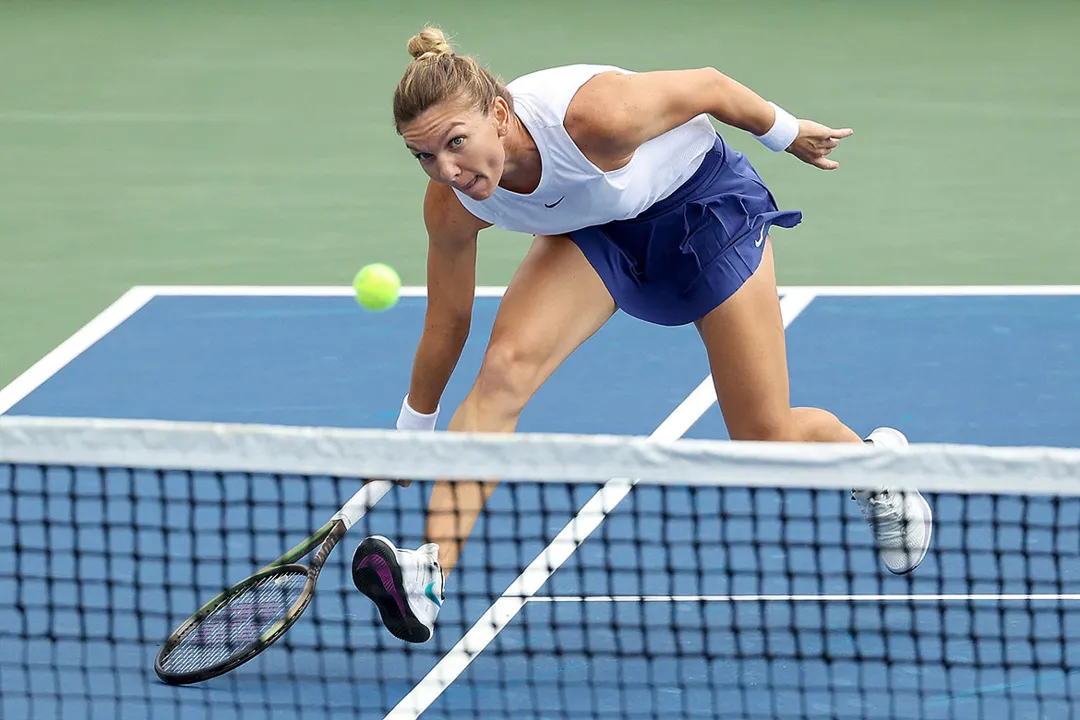 Halep superou Linette com parciais de 6-4, 3-6 e 6-1 em duas horas e oito minutos | Foto: Dylan Buell | Getty Images via AFP