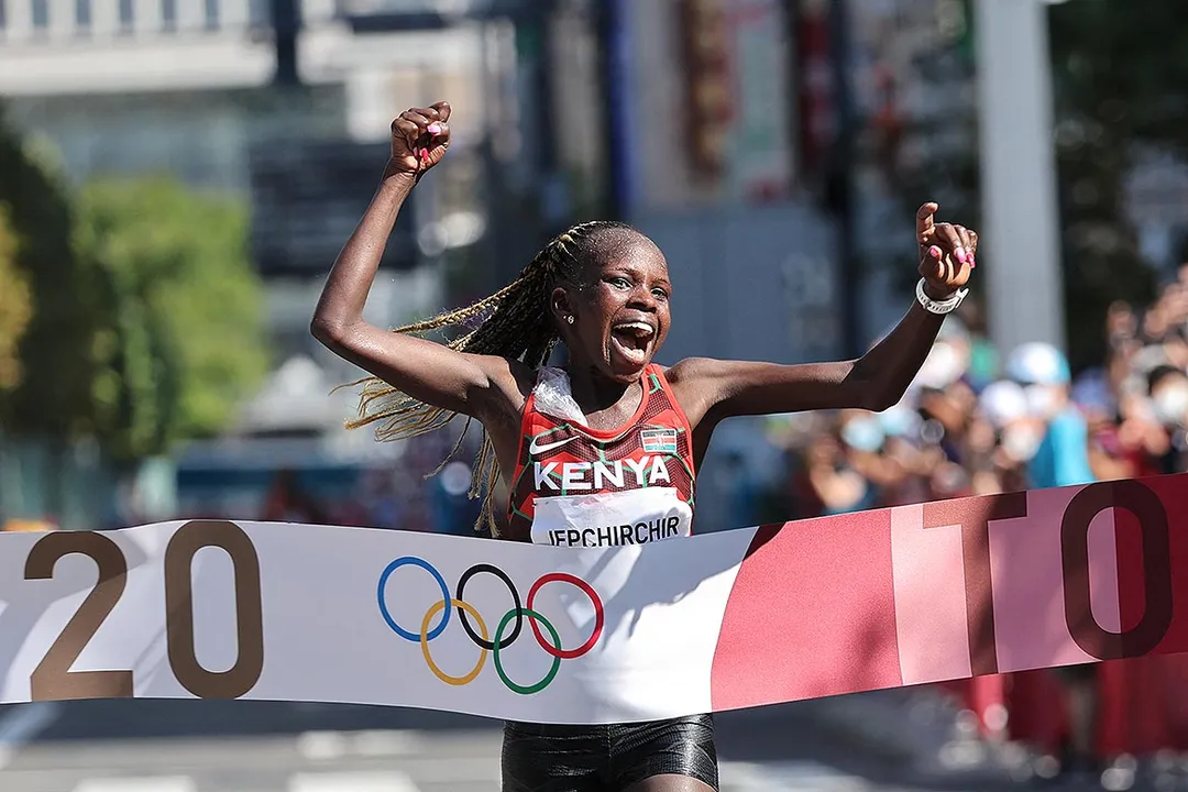 Jepchirchir, de 27 anos, completou os 42km em 2 horas, 27 minutos e 20 segundos | Foto: Giuseppe Cacace | AFP