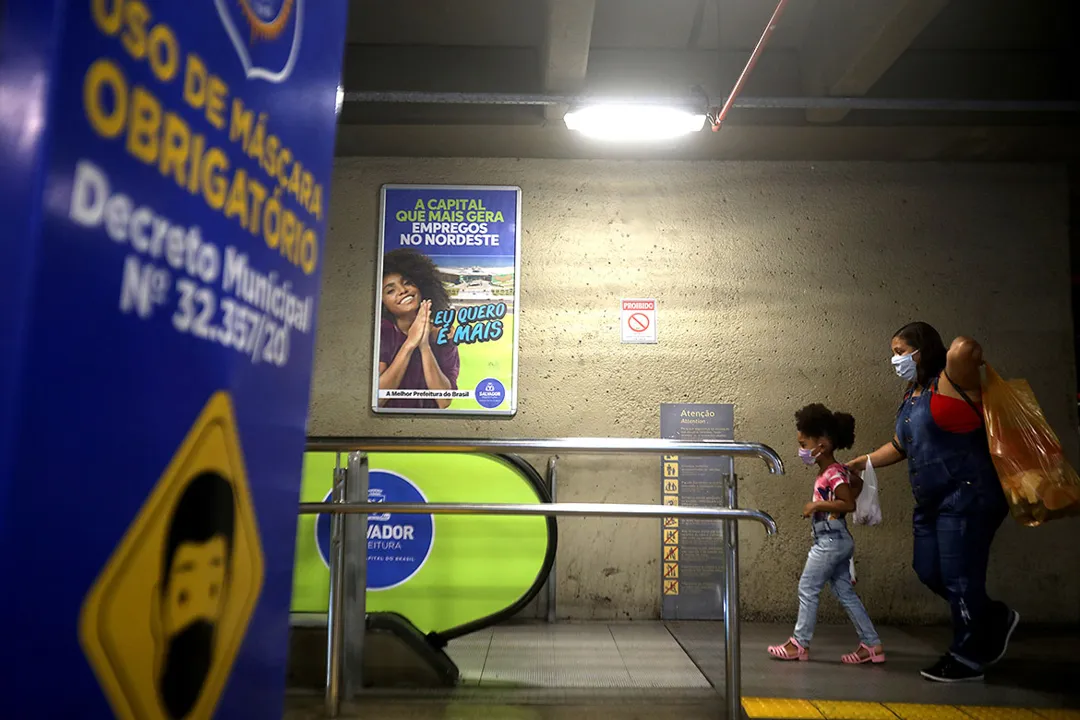 Cidades como Rio e São Paulo avaliam flexibilizar uso do item na segunda quinzena de outubro | Foto: Felipe Iruatã | Ag. A TARDE