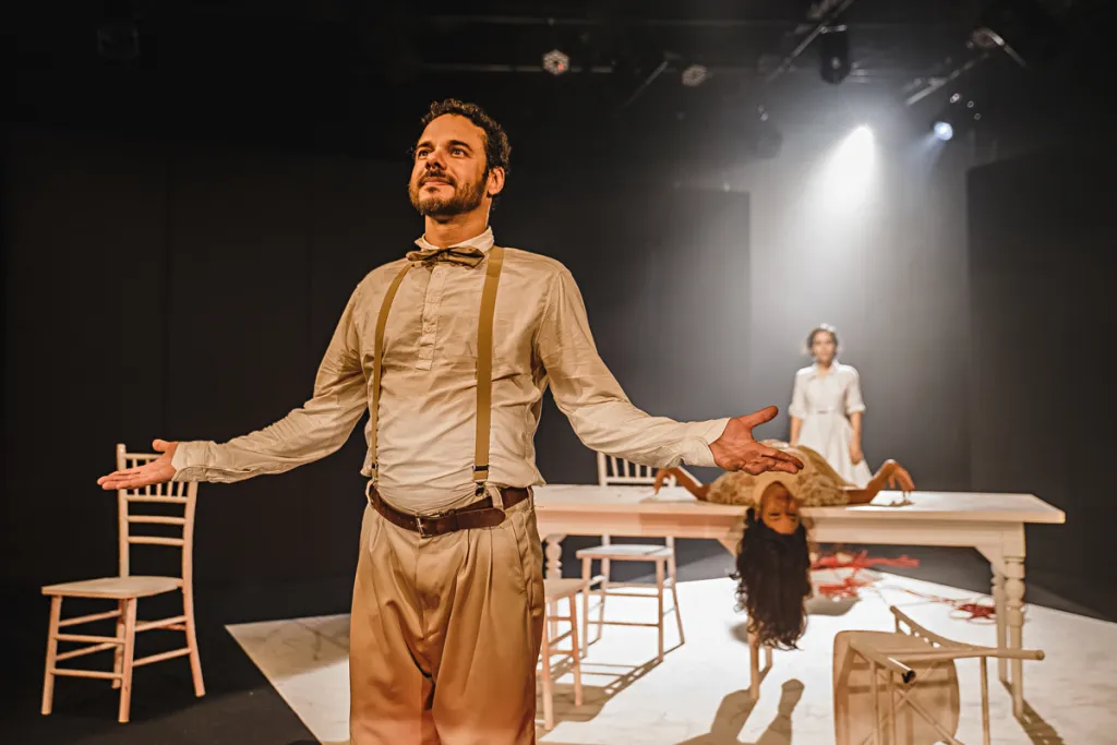 Peça "Vermelho Melodrama" foi a vencedora na categoria espetáculo para adultos em 2020 | Foto: Patrícia Almeida | Divulgação