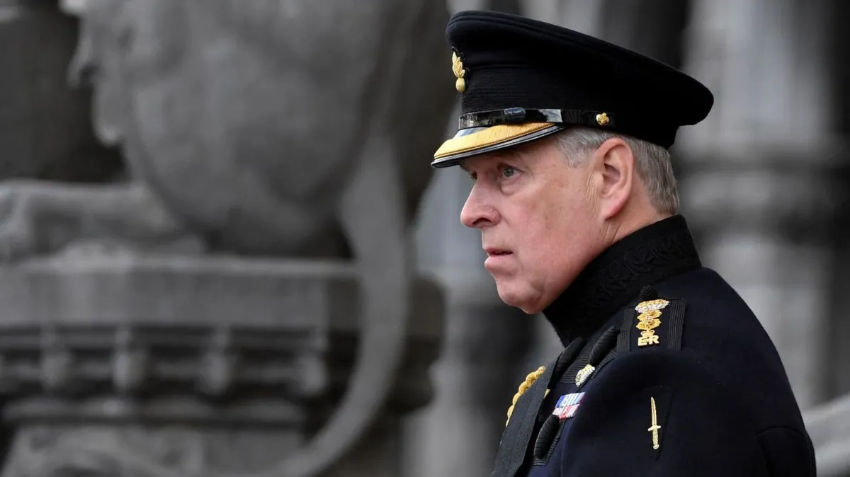 Desde 2019 há acusações envolvendo o príncipe Andrew | Foto: John Thys | AFP