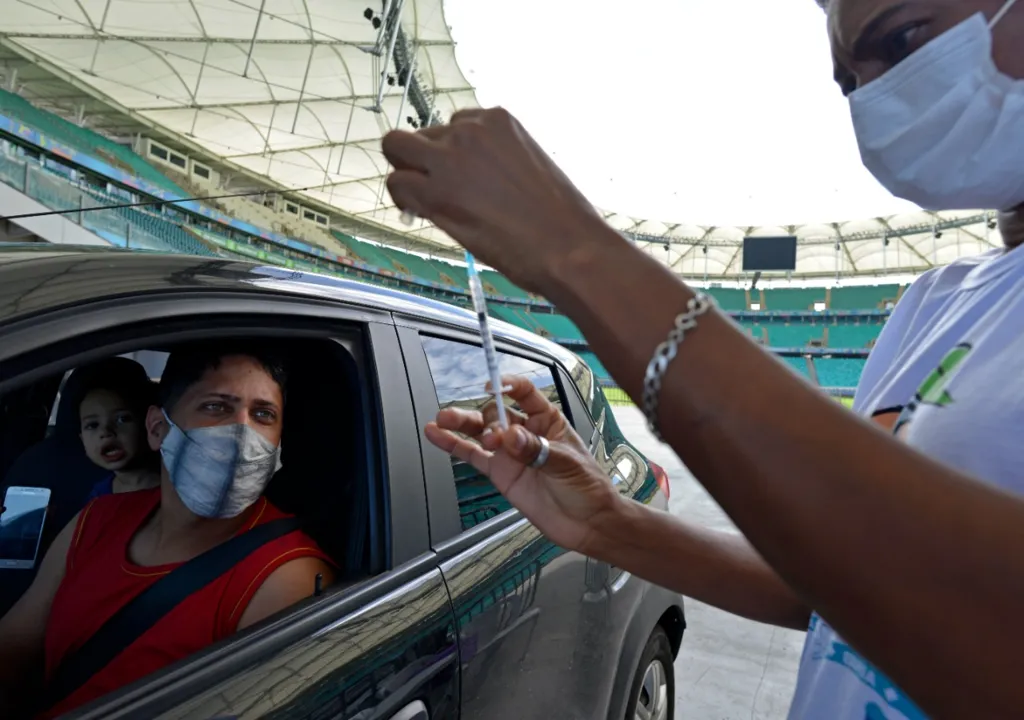 Brasil ultrapassou 100 milhões de pessoas completamente imunizadas. | Foto: Shirley Stolze | Ag. A TARDE
