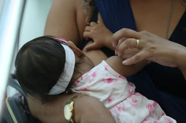 O objetivo anunciado pelos organizadores é o de contribuir para promoção, proteção e apoio às mamães lactantes | Foto: Adilton Venegeroles | Ag. A TARDE | 5.8.2018