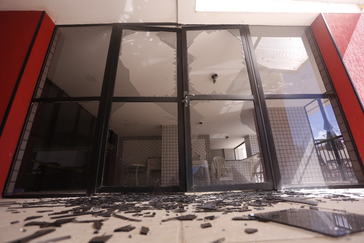 Carro explode durante abastecimento em posto no bairro do Stiep