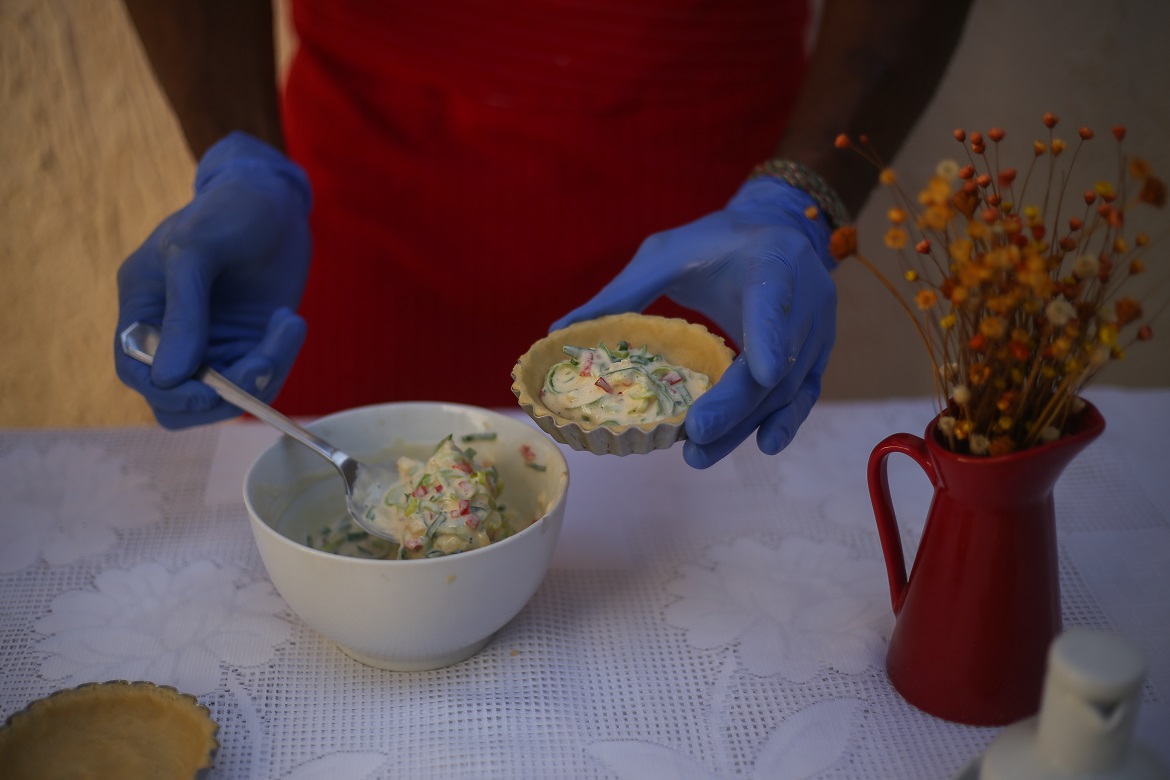Do abará ao quiche, comida de rua continua afetiva