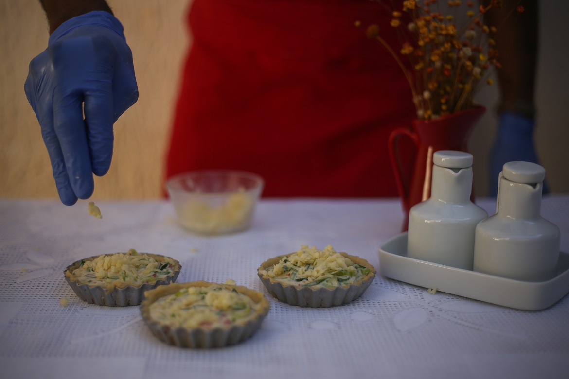 Do abará ao quiche, comida de rua continua afetiva