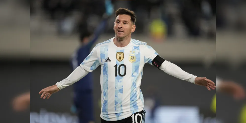 Messi superou o recorde de Pelé (77 gols) como o maior artilheiro por seleções sul-americanas | Foto: Natacha Pisarenko | AFP