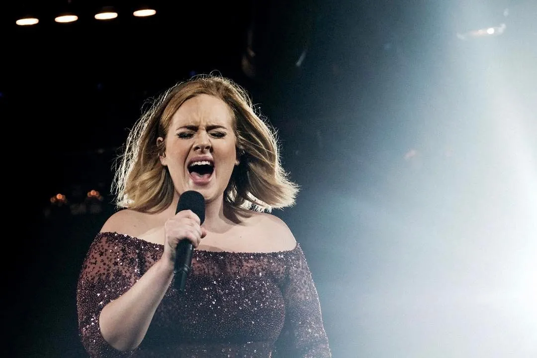 Adele teria cometido o plágio na canção "Million Years Ago" | Foto: Reprodução/ Instagram